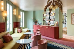 Mercedes Hotel, Paris